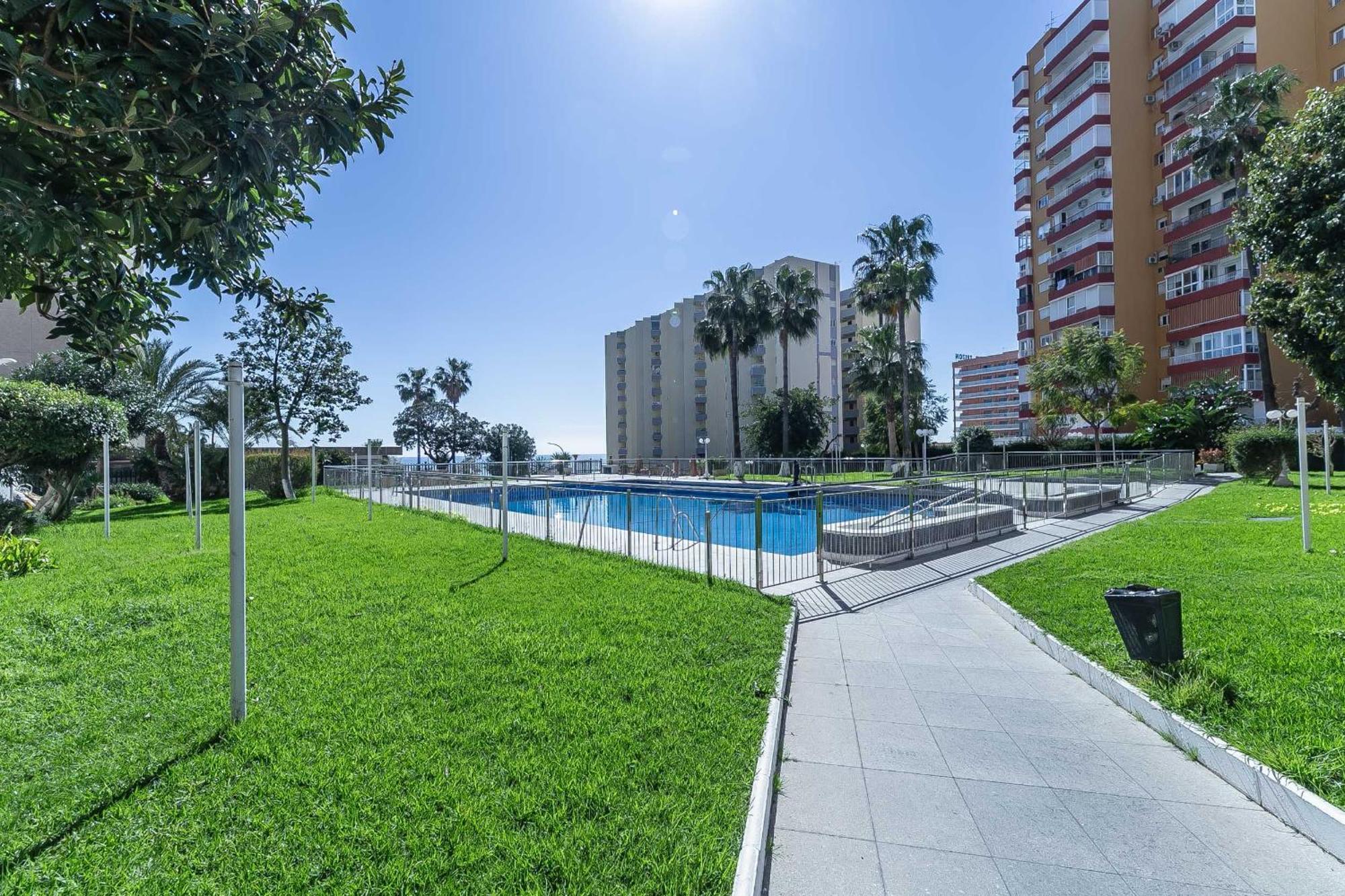 Puerto Marina, Apartamento Frente Al Mar Benalmadena Luaran gambar
